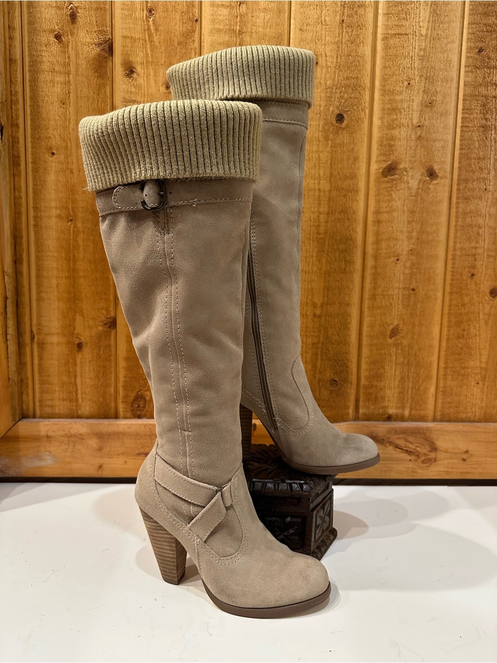 Seychelles Beige Suede Knee High Boots Knit Cuff Buckle Side Zip Women’s 6
